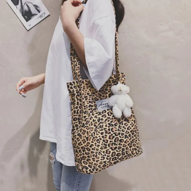 Chic Leopard Schoudertas van VivaModa