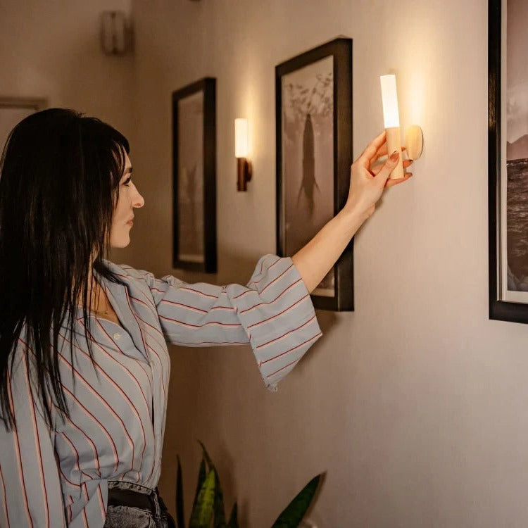 Stijlvolle Magnetische Draadloze Lamp met Hout voor een Chique Uitstraling in elke Kamer